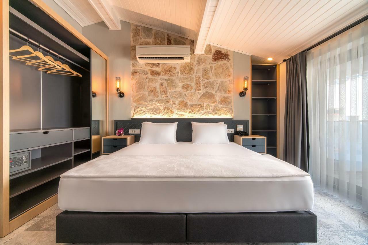 Isola 12 Hotel Каш Екстериор снимка