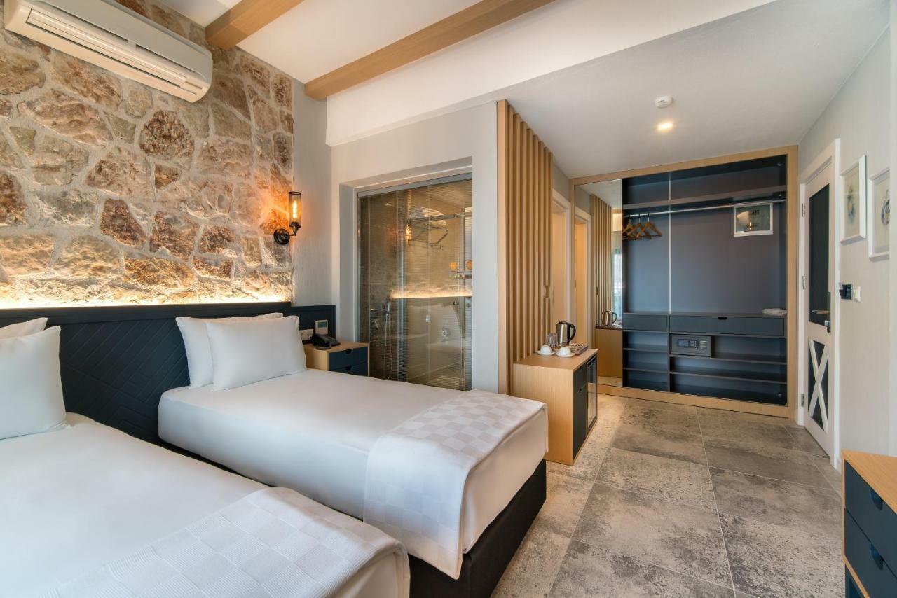 Isola 12 Hotel Каш Екстериор снимка