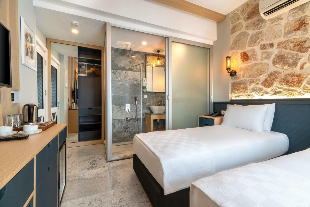 Isola 12 Hotel Каш Екстериор снимка