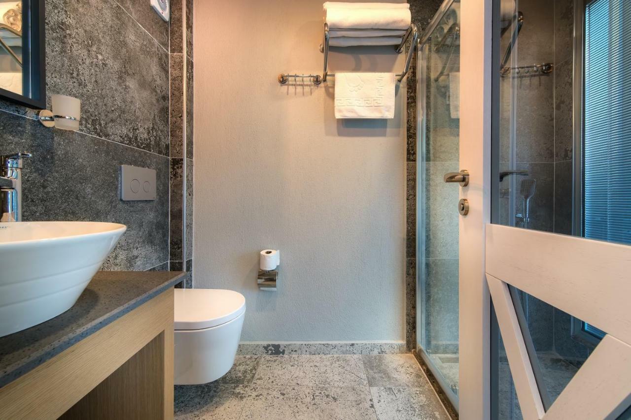 Isola 12 Hotel Каш Екстериор снимка